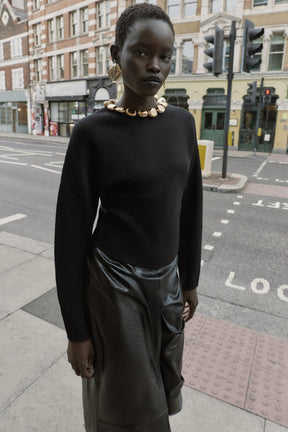 Strickpullover mit Perlenkragen