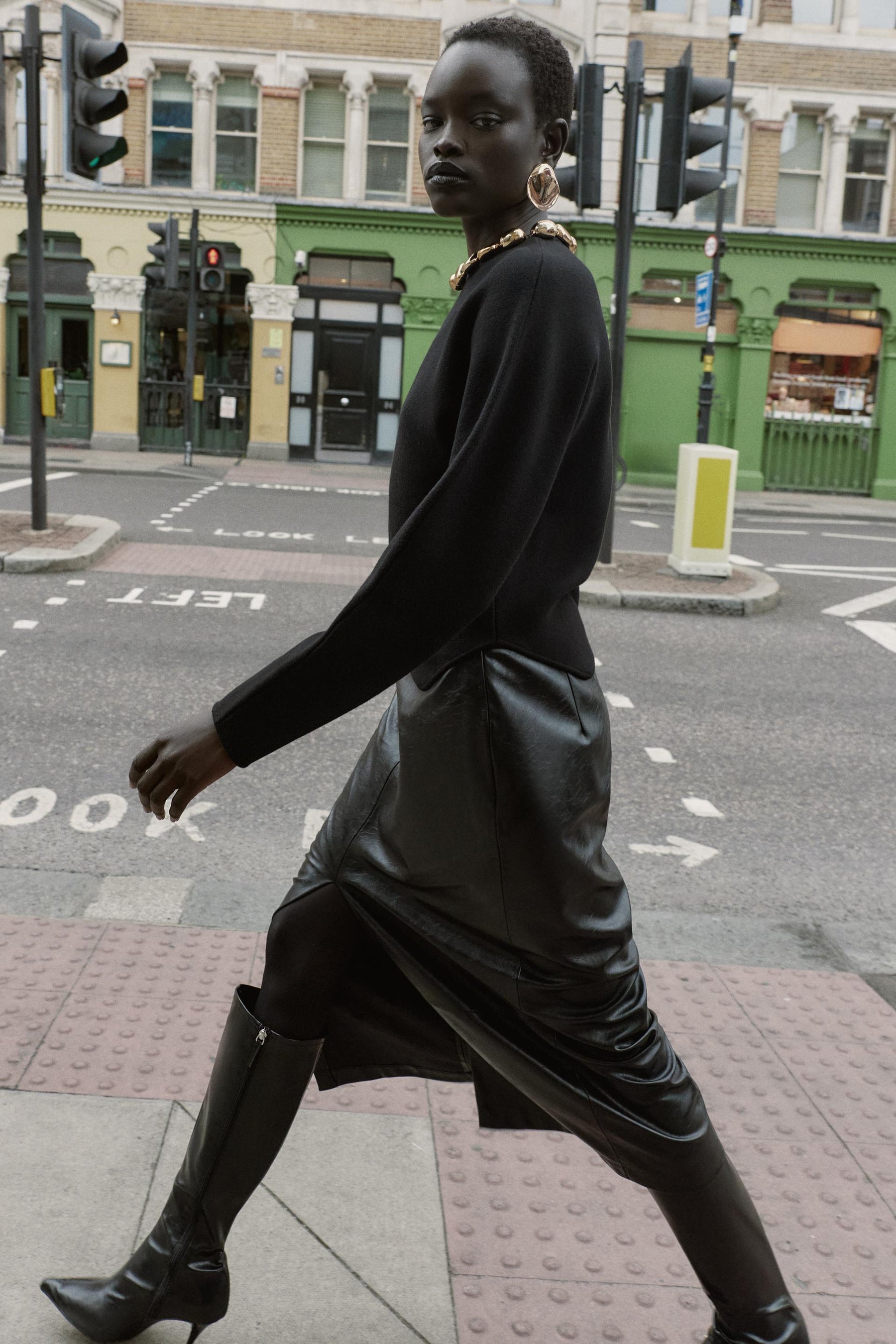 Strickpullover mit Perlenkragen