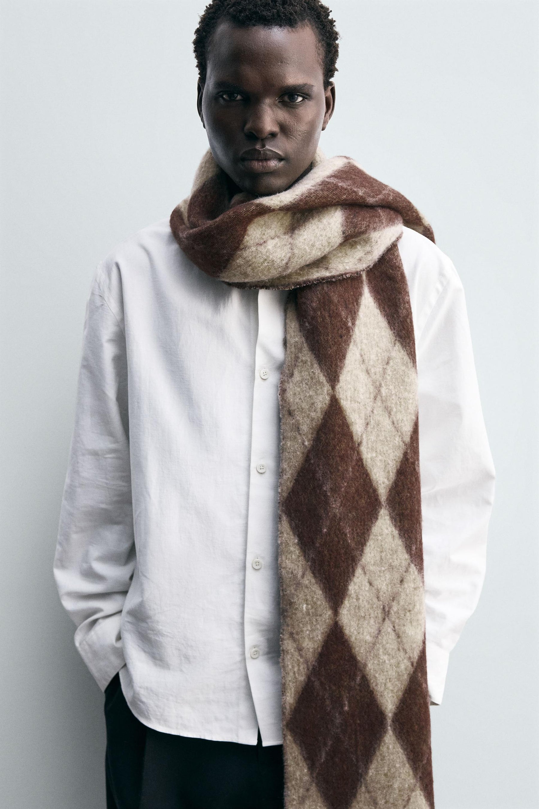 DIAMOND JACQUARD SCARF - Image 1