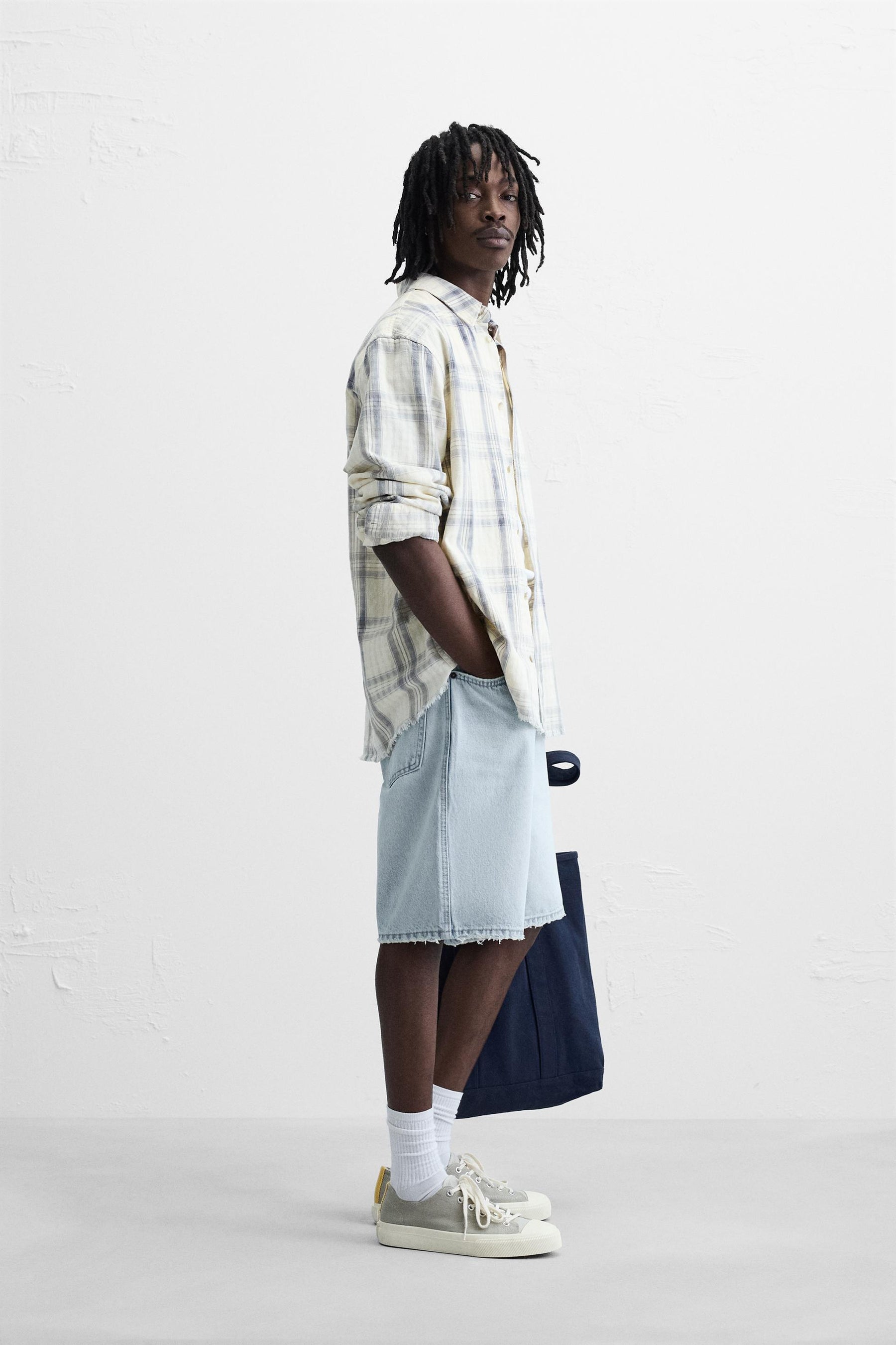 STRAIGHT-LEG DENIM BERMUDA SHORTS - Image 4