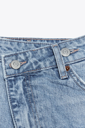 Hochgeschnittene Jeans-Bermudas