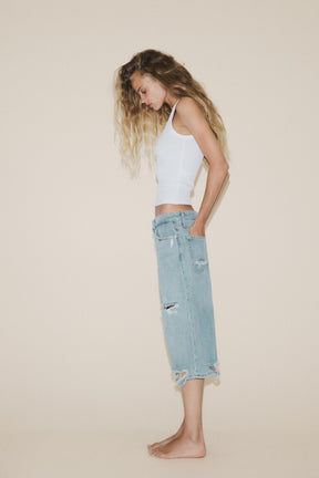 Zerrissene Jeans-Bermudashorts