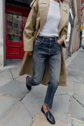 Mom-Jeans mit hohem Bund