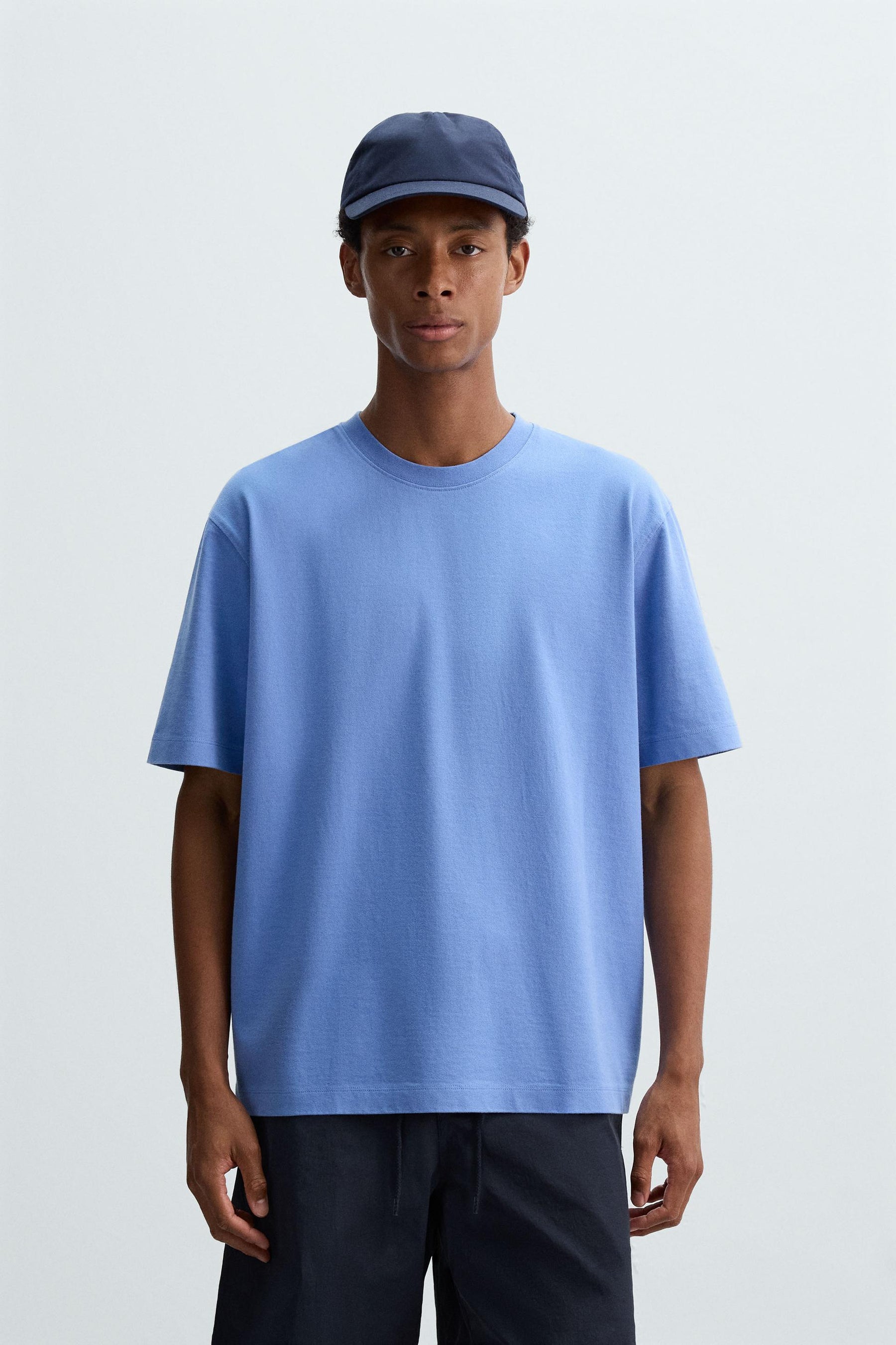 HEAVY WEIGHT SHORT SLEEVE T-SHIRT - Image 2