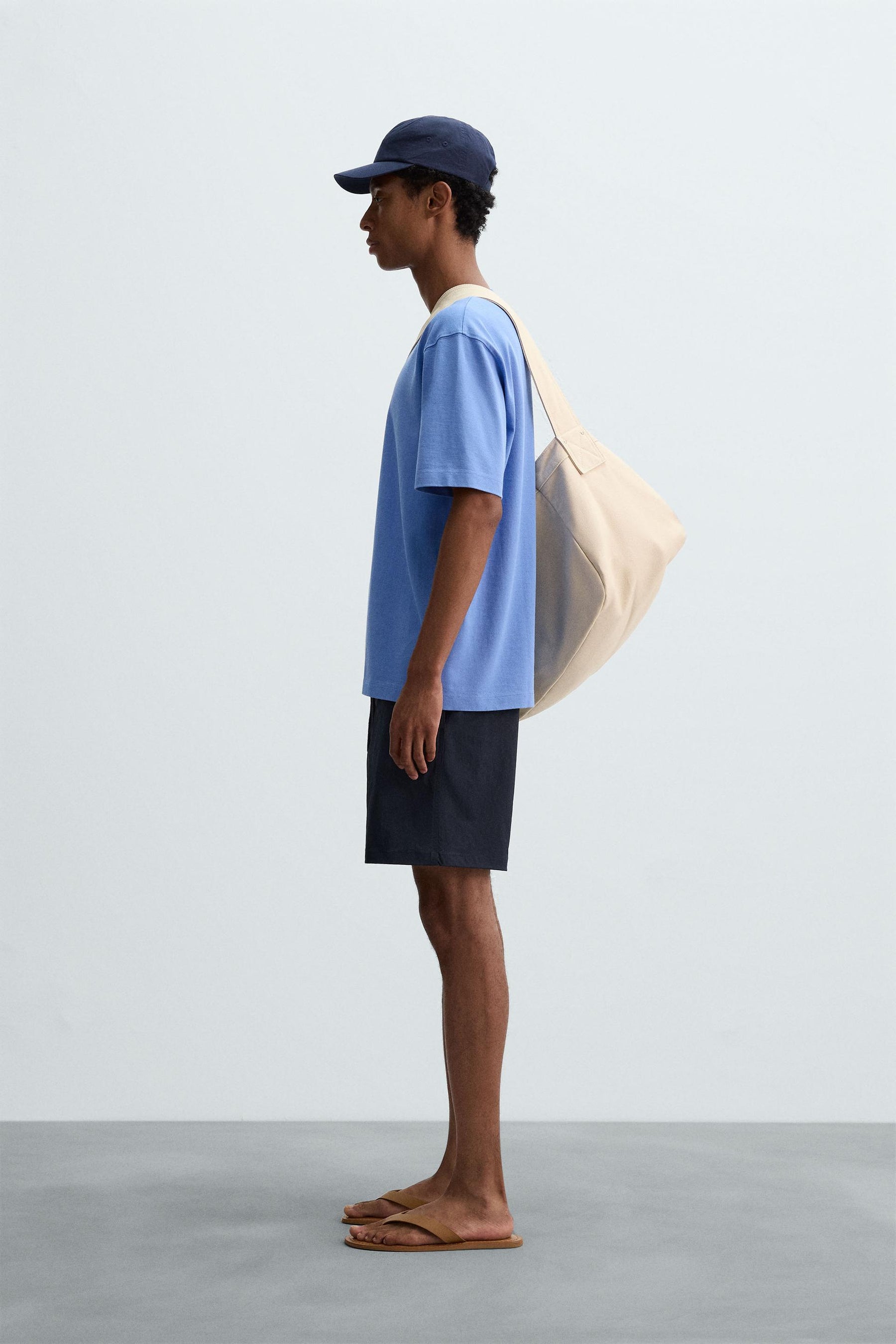 HEAVY WEIGHT SHORT SLEEVE T-SHIRT - Image 4