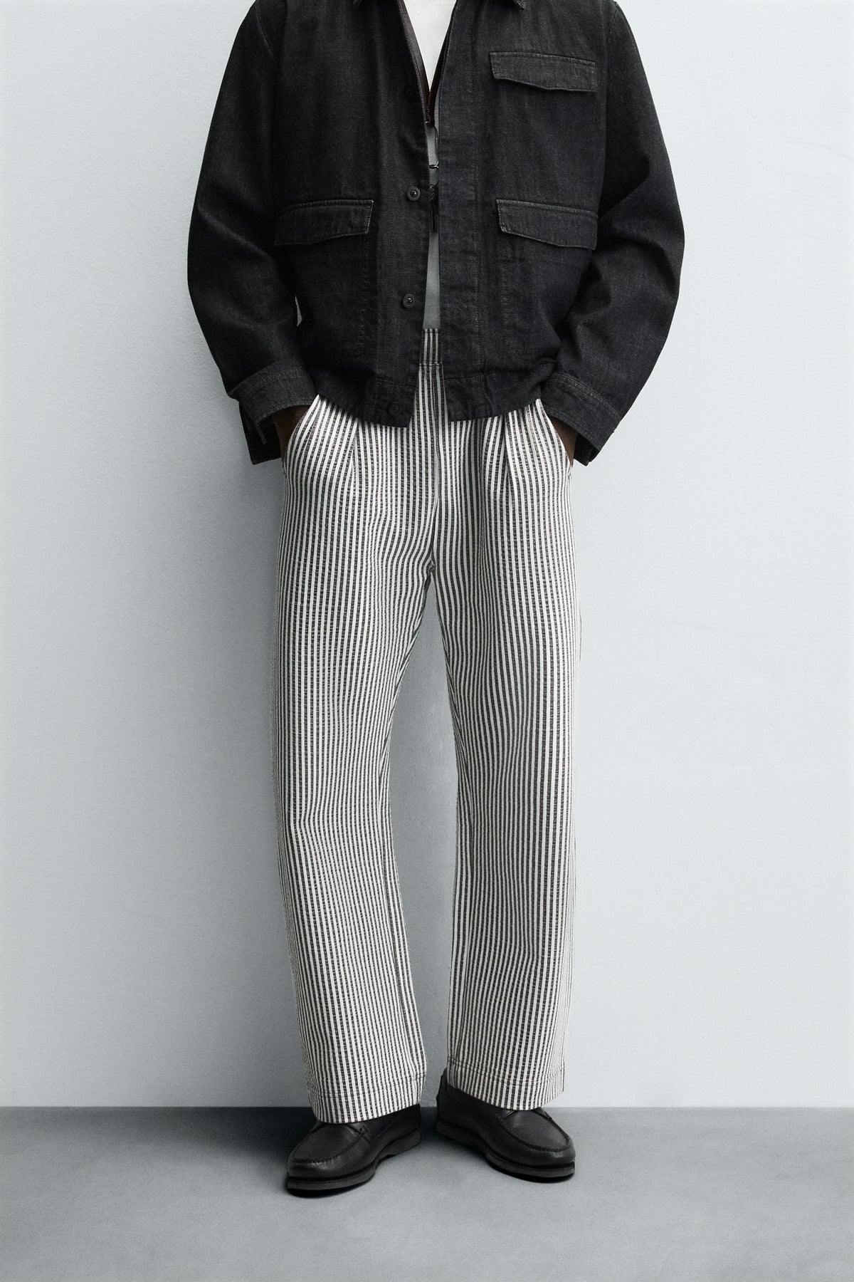 COMFORT STRIPED SEERSUCKER TROUSERS - Image 2