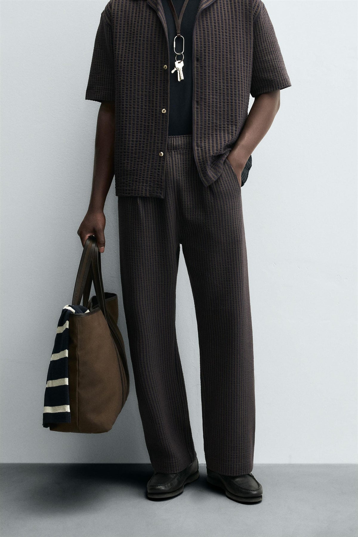 COMFORT STRIPED SEERSUCKER TROUSERS - Image 2