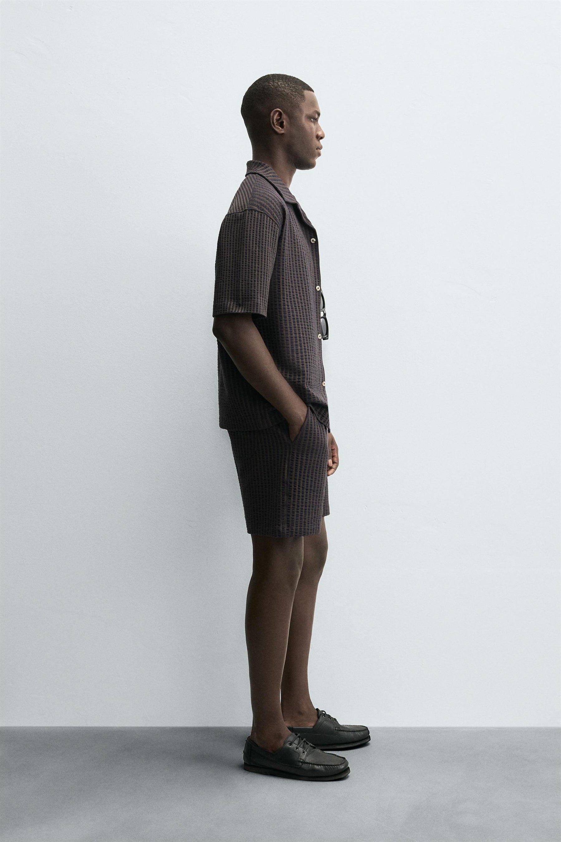 SEERSUCKER STRIPE COMFORT BERMUDA SHORTS - Image 4