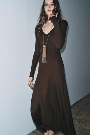 Kleid mit V-Ausschnitt