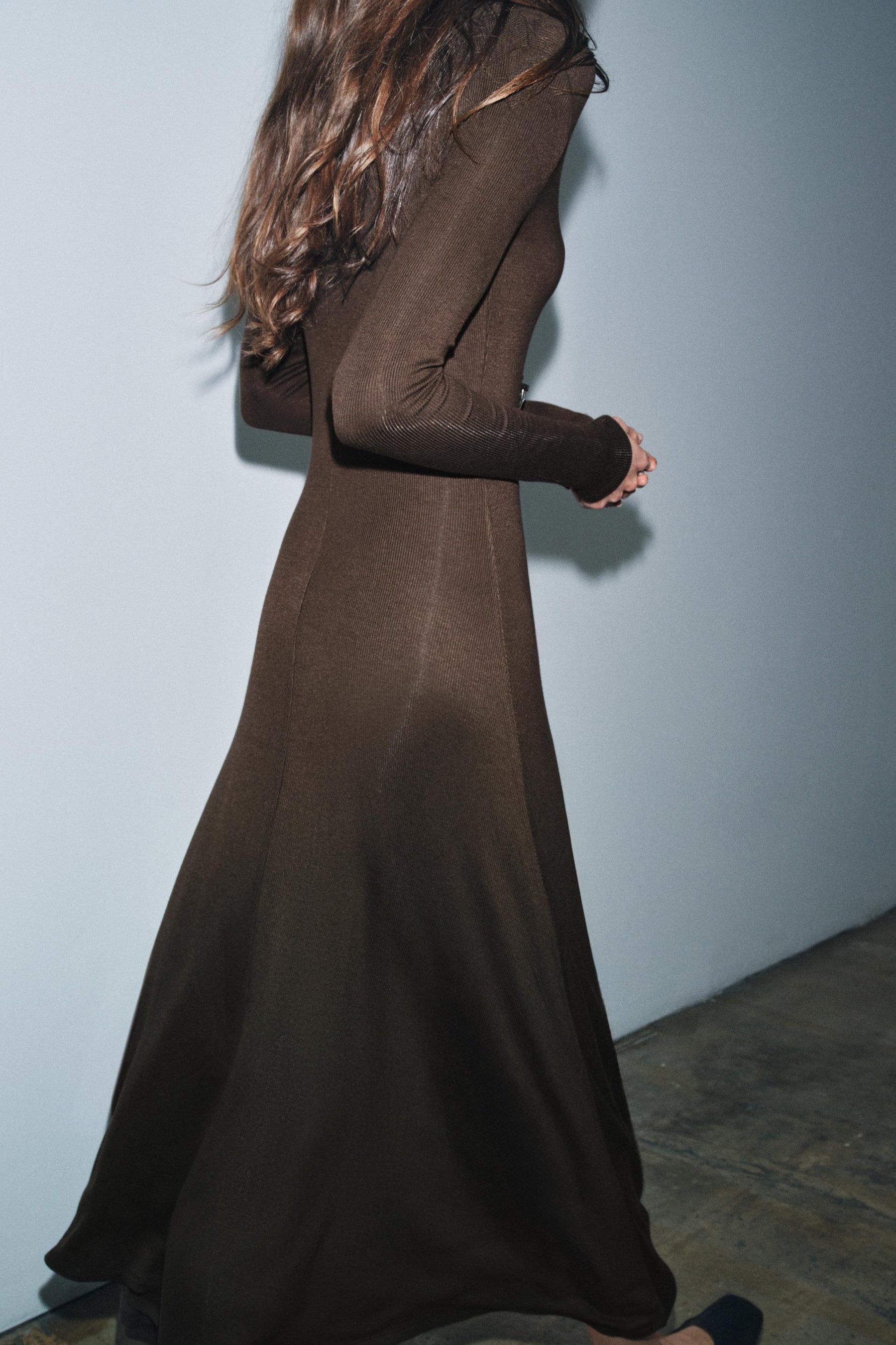 Kleid mit V-Ausschnitt