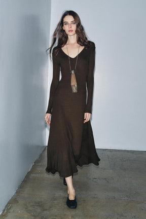 Kleid mit V-Ausschnitt