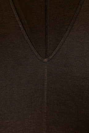 Kleid mit V-Ausschnitt