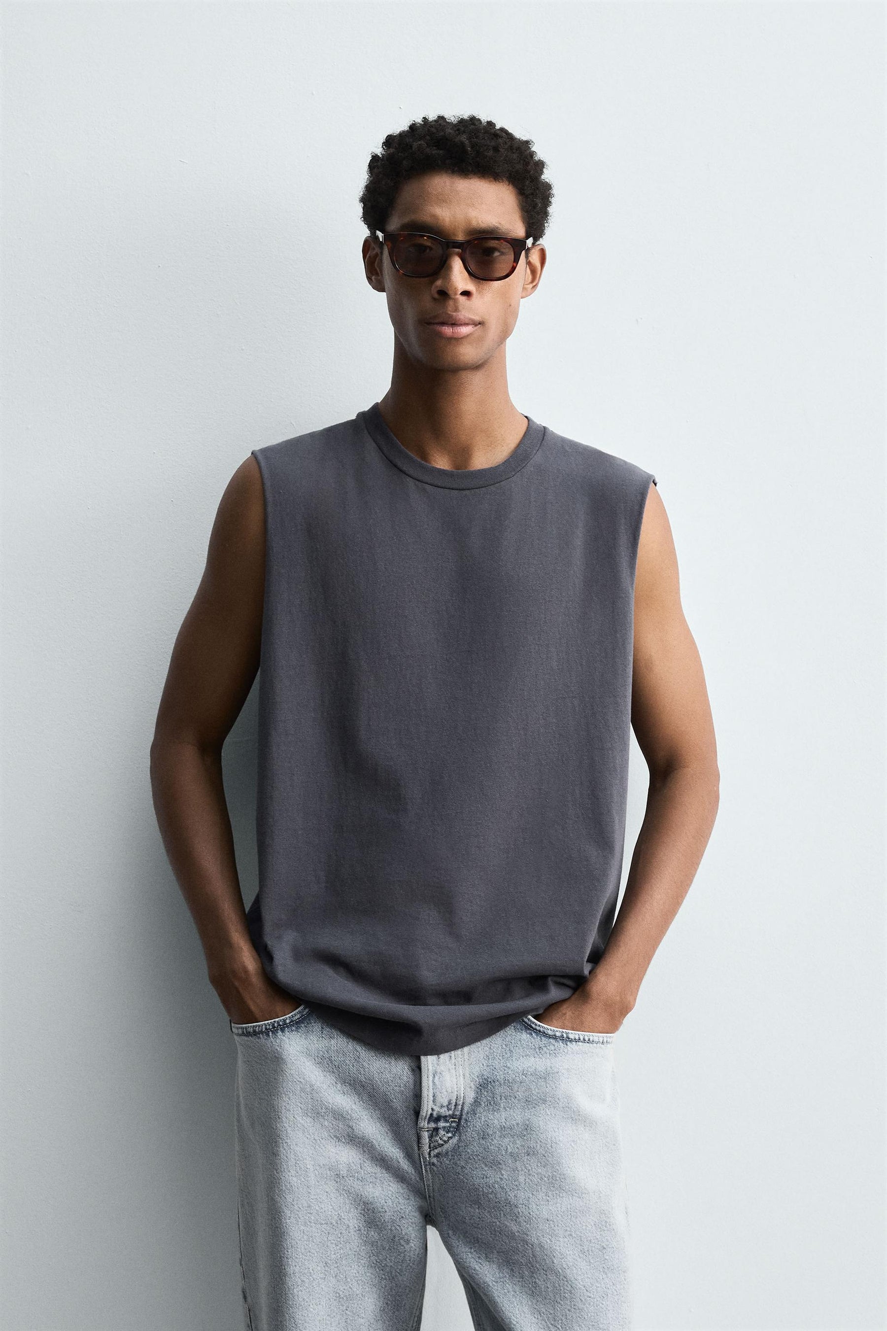 LIGHTWEIGHT TANK T-SHIRT - Image 2