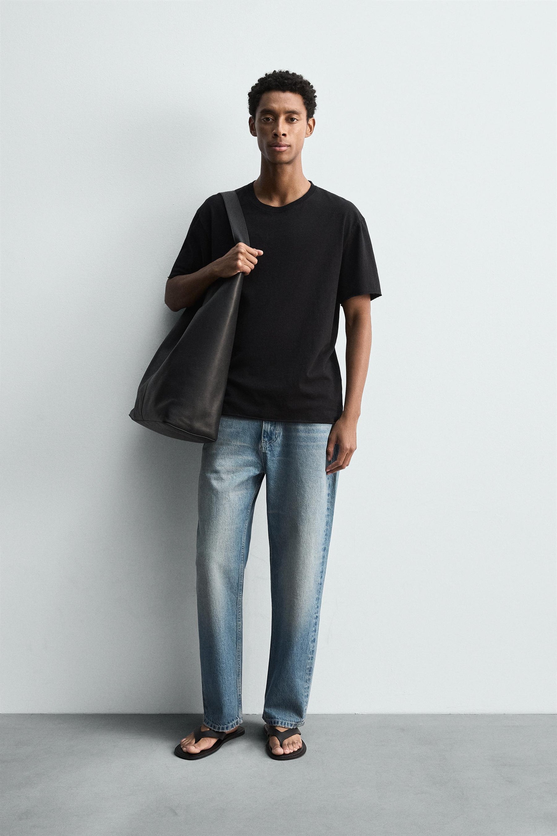 LIGHTWEIGHT IRREGULAR TRIM T-SHIRT - Image 1