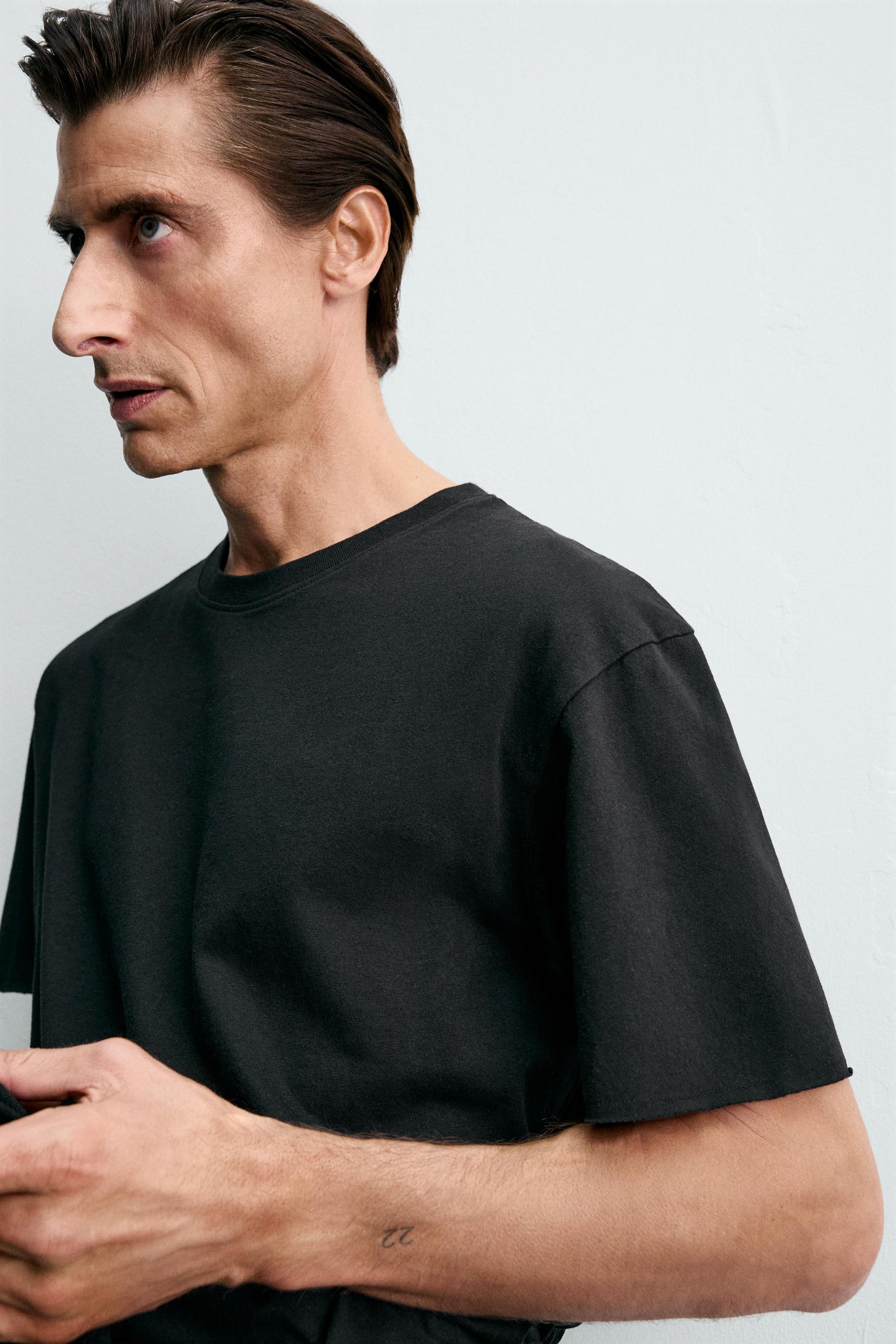 IRREGULAR FINISH T-SHIRT - Image 7