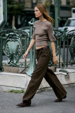 Strickpullover mit offenem Rücken