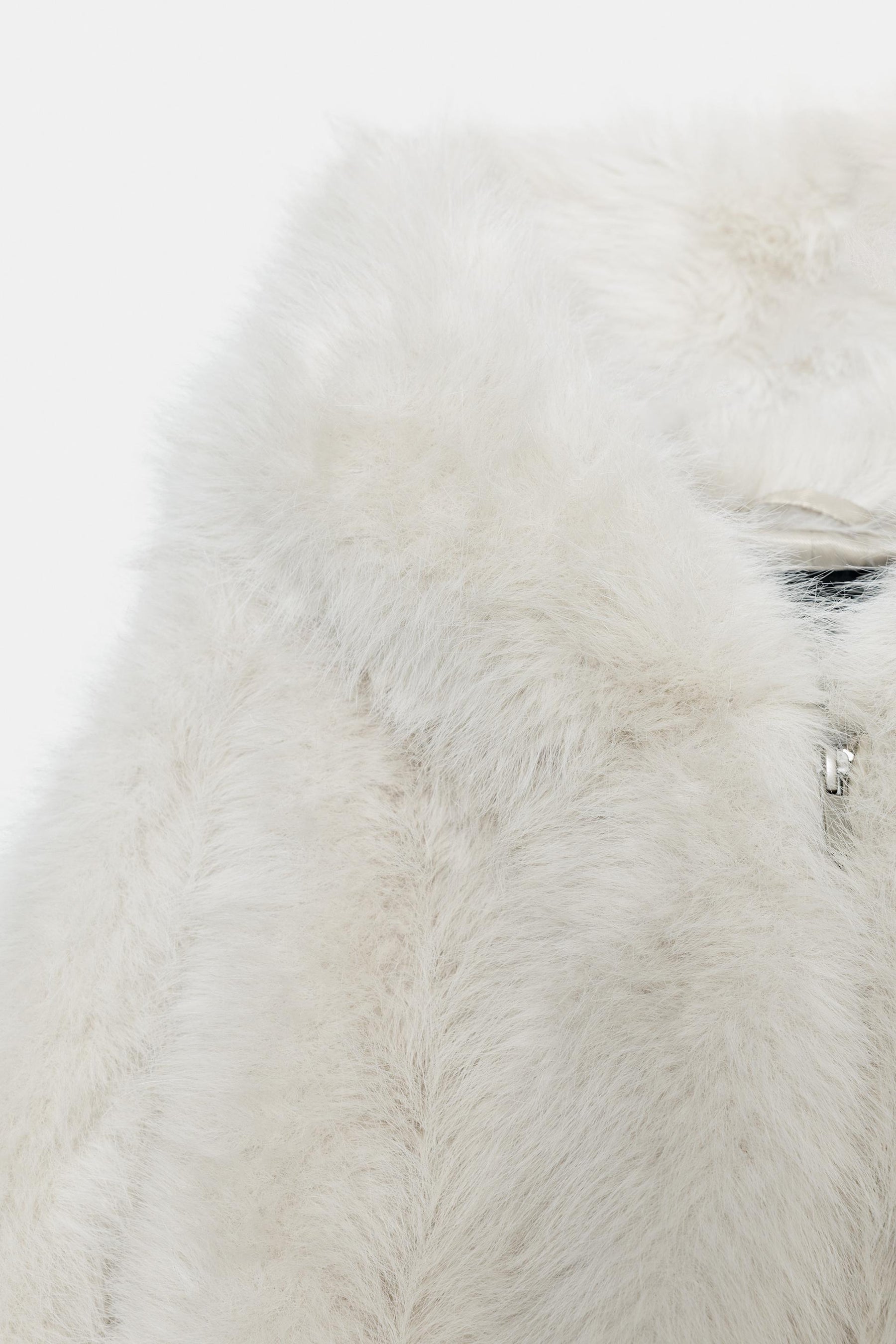 Kapuzenmantel aus Kunstpelz