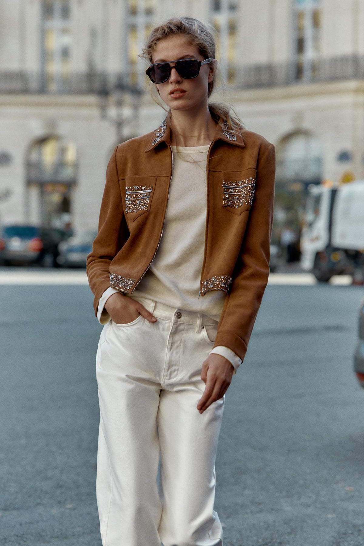 Nietenbesetzte Wildlederimitat-Jacke