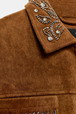 Nietenbesetzte Wildlederimitat-Jacke