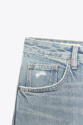 Zerrissene Boyfriend-Jeans mit mittelhohem Bund