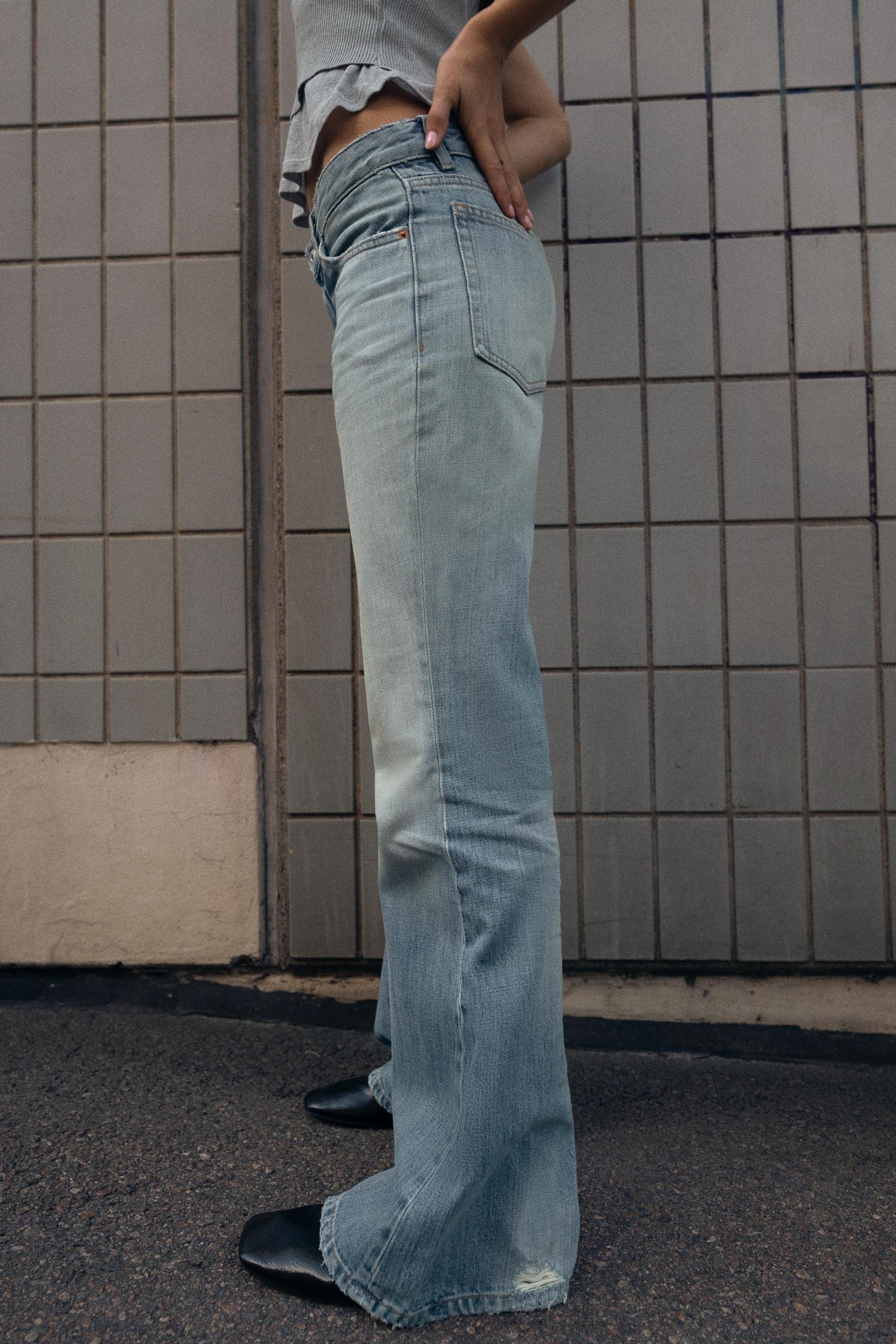 Schlagjeans mit niedrigem Bund