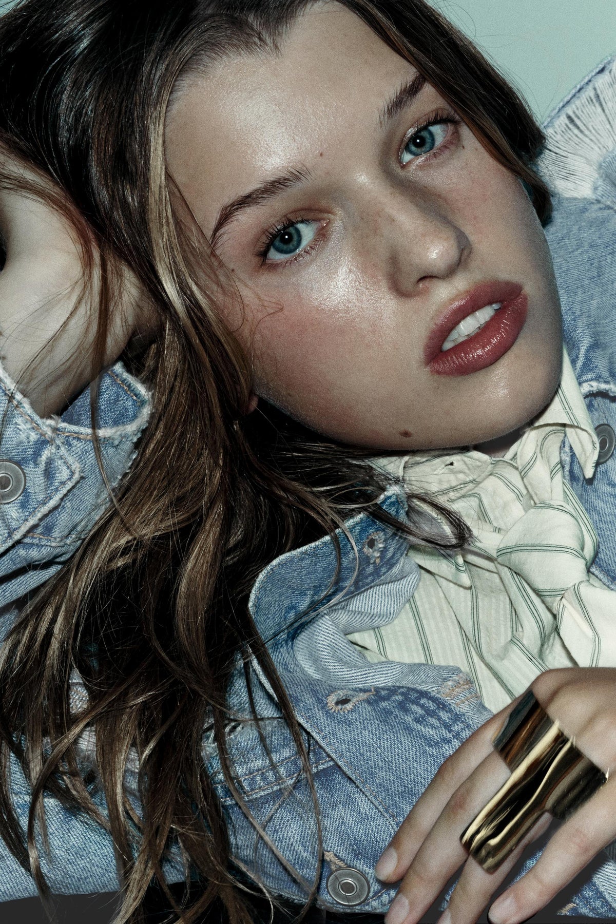 Zerrissenes Jeanshemd