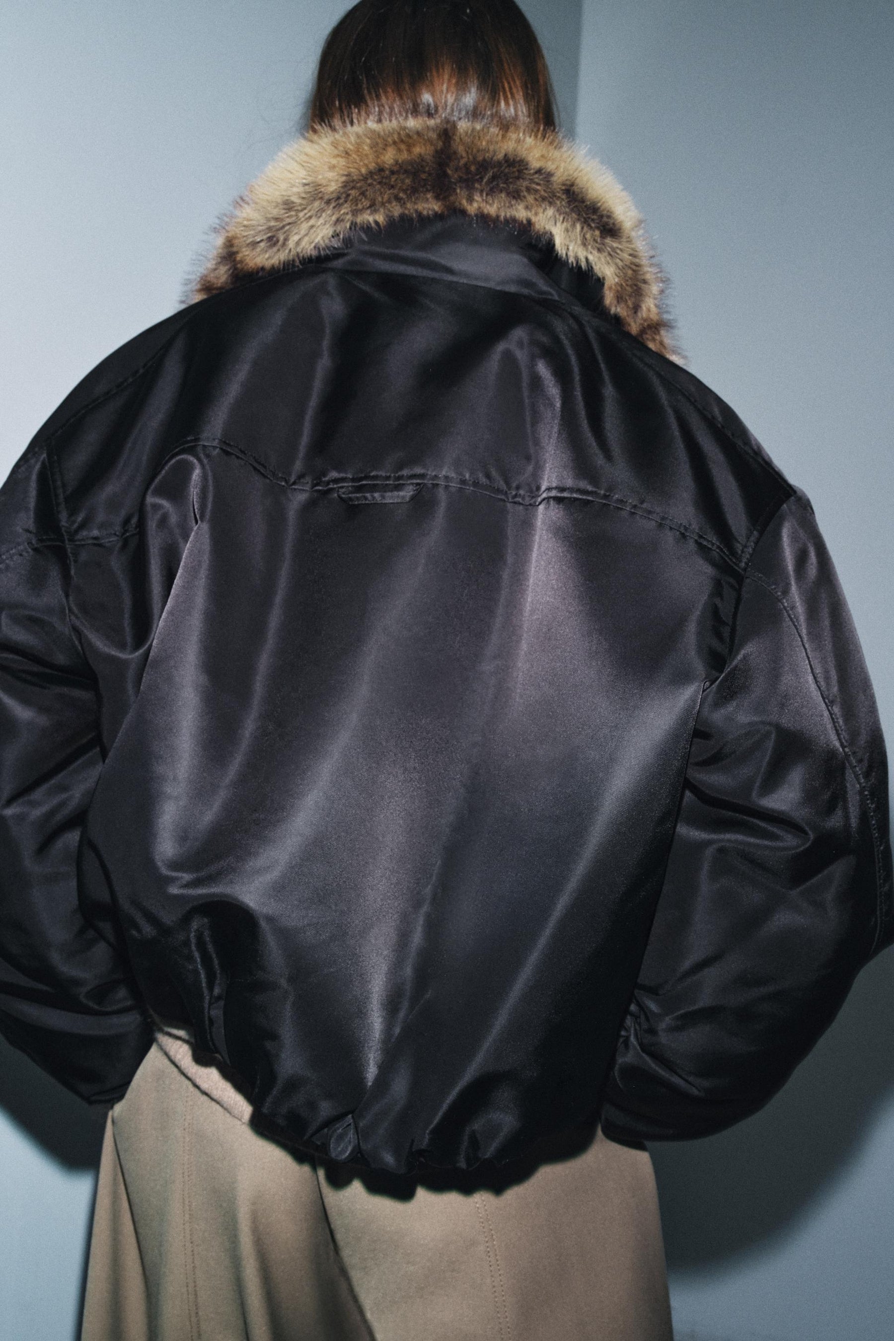 Bomberjacke aus Kunstpelz