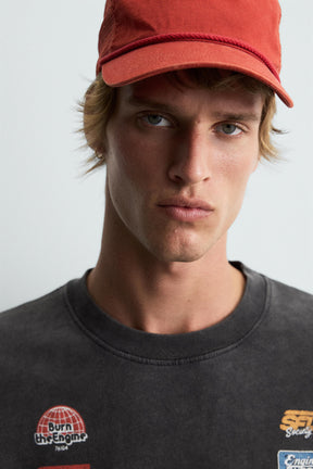 T-SHIRT WITH LOGO GRAPHICS - Image 5