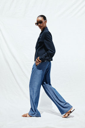 Weite Hose mit Gürtel