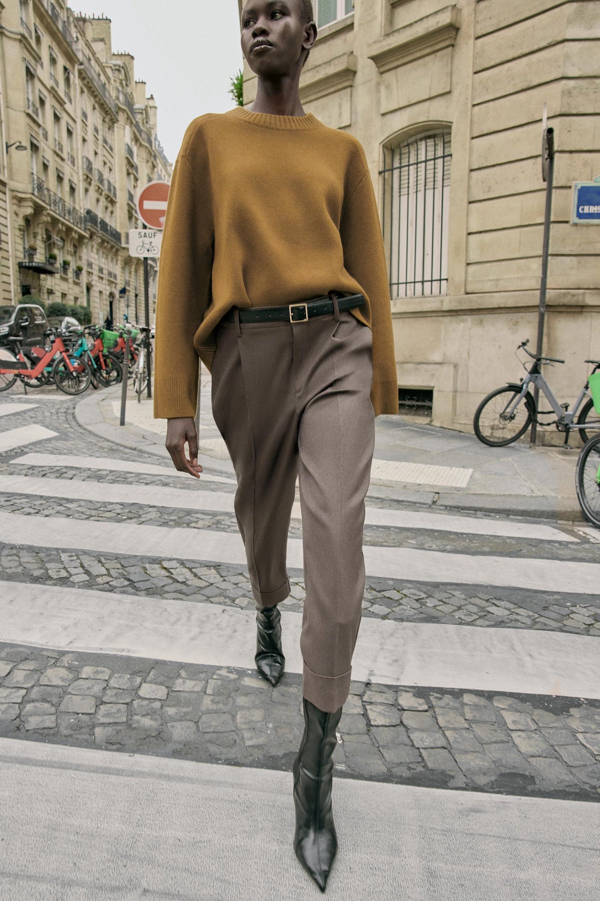 Hosen mit umgeschlagenem Saum