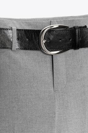 Schmal geschnittene Hose mit