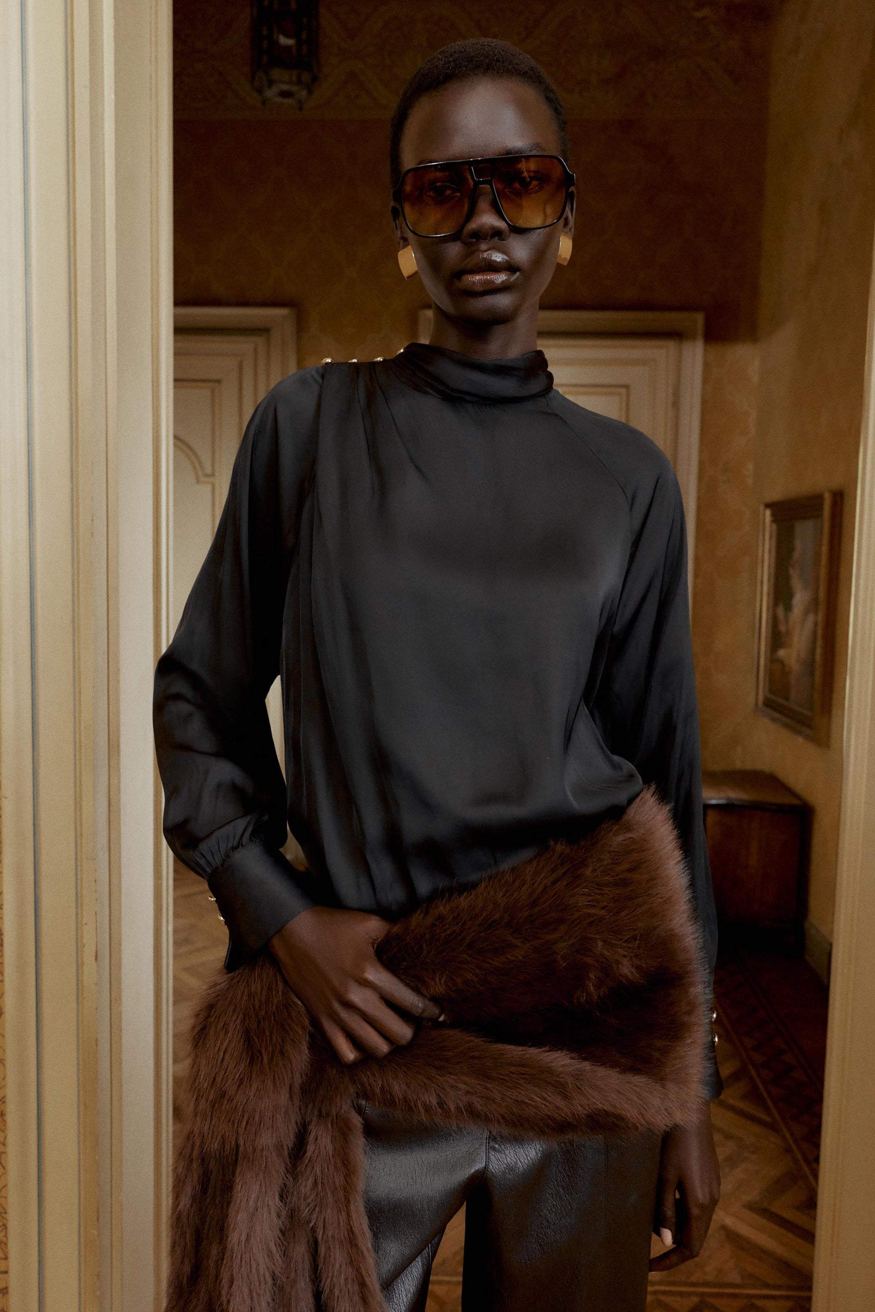 Satinbluse mit Knöpfen