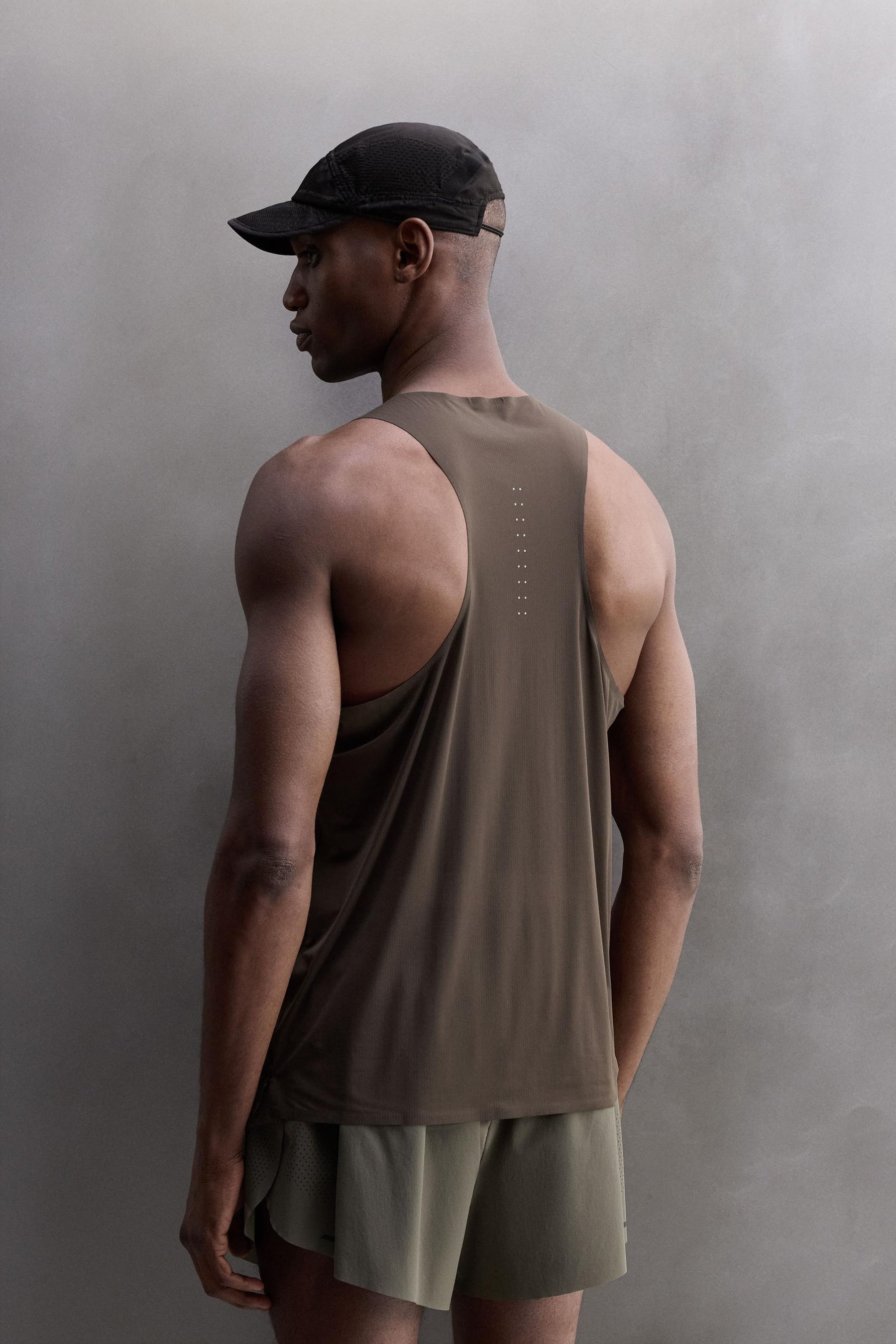 LIGHTWEIGHT TECHNICAL TANK TOP - Image 3