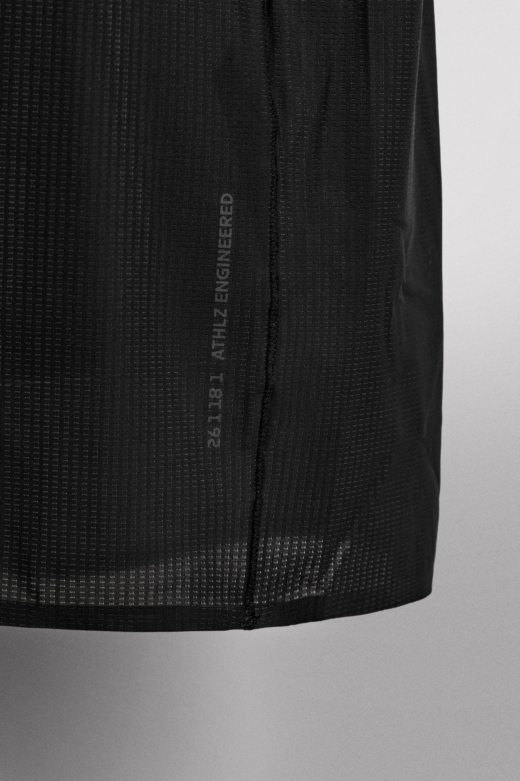 LIGHTWEIGHT TECHNICAL T-SHIRT - Image 9