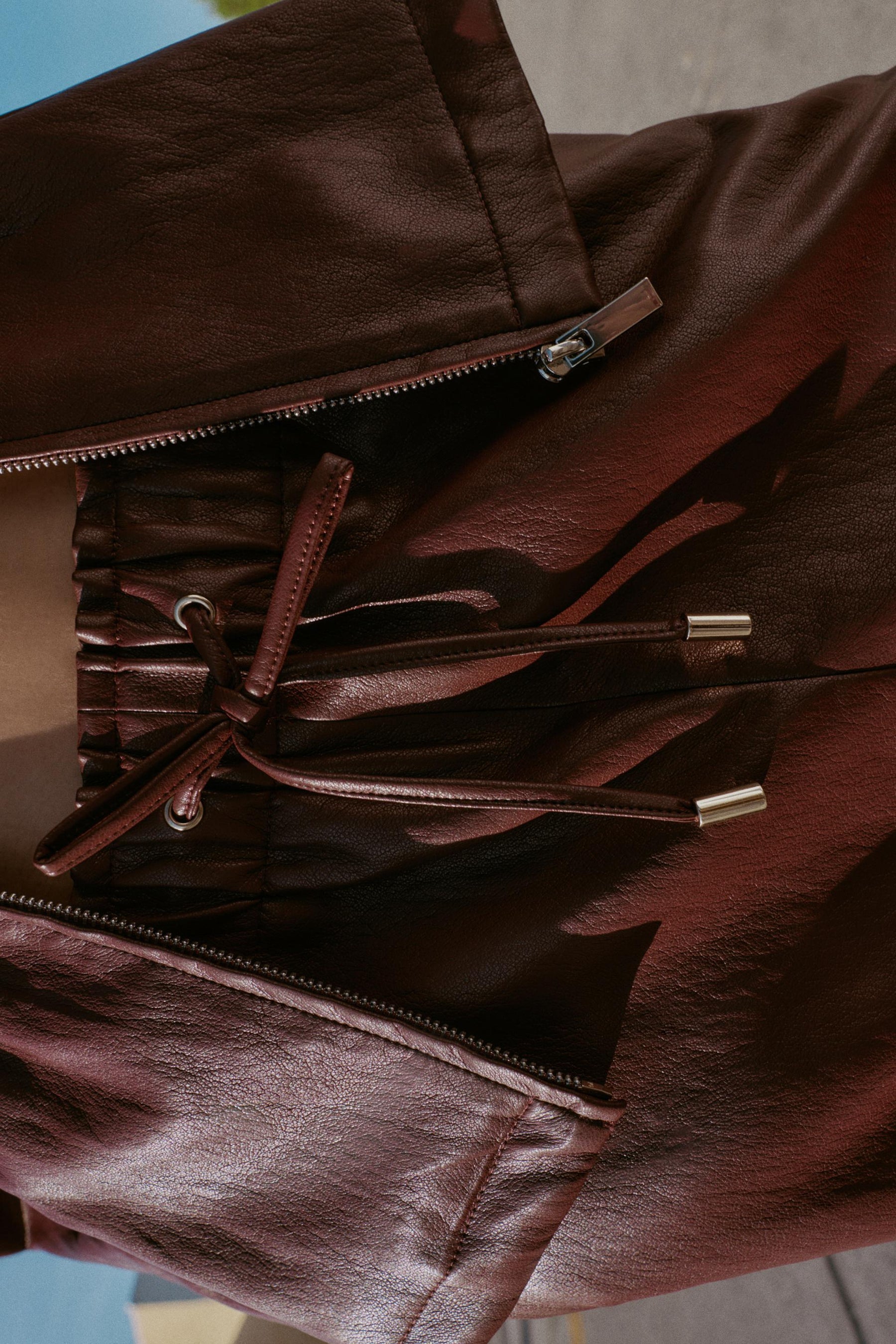 Elastischer Bund aus Kunstleder