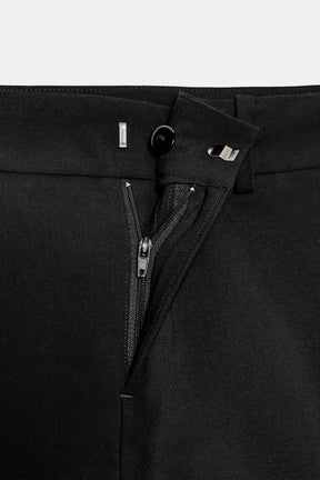 MINI-SKORRT MIT GÜRTEL