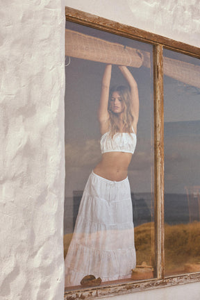 LANGER ROCK MIT PANELVERKLEIDUNG