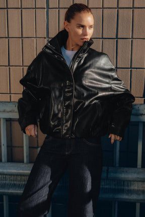 VOLUME JACKE AUS KUNSTLEDER