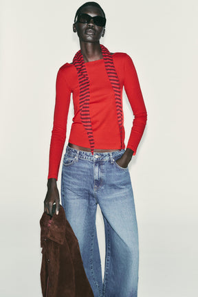 Baumwoll-T-Shirt mit U-Boot-Ausschnitt