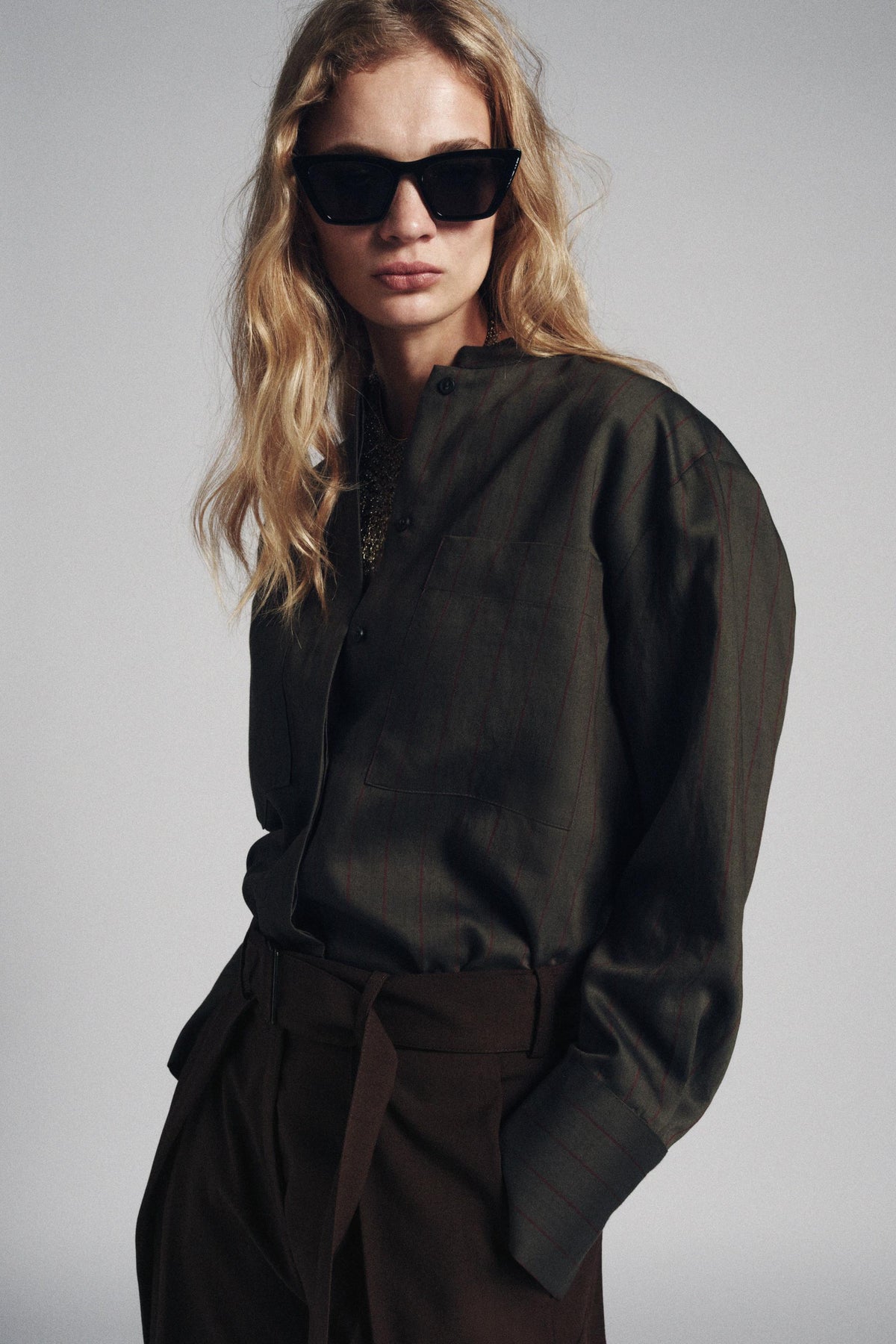 Gestreiftes Stehkragenhemd