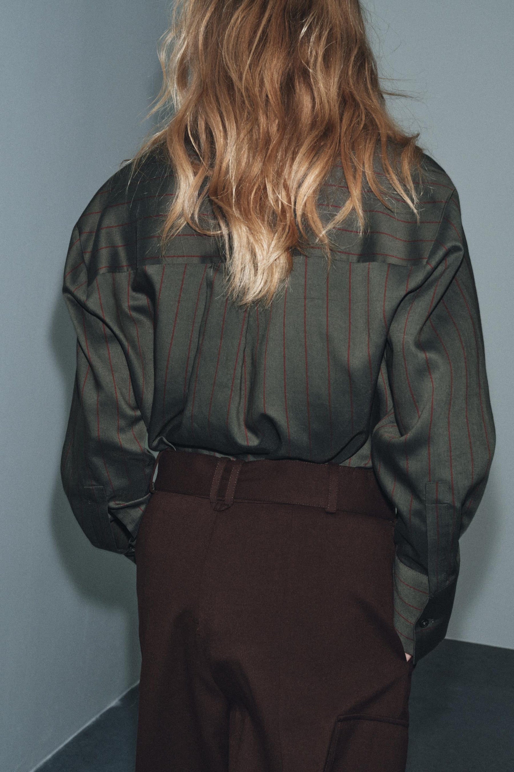 Gestreiftes Stehkragenhemd