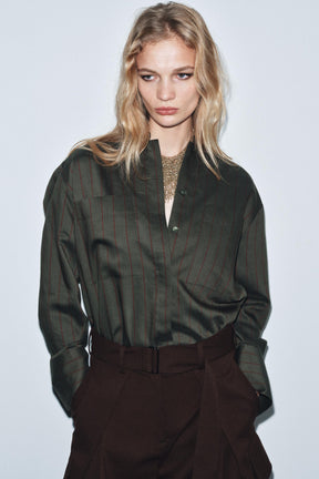 Gestreiftes Stehkragenhemd