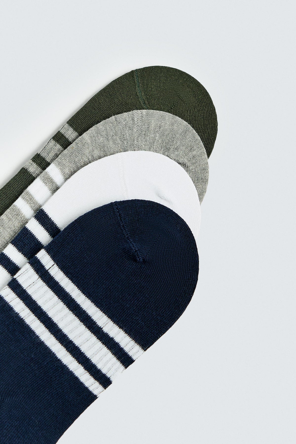 FOUR-PACK OF STRIPED NO-SHOW SOCKS - Image 2
