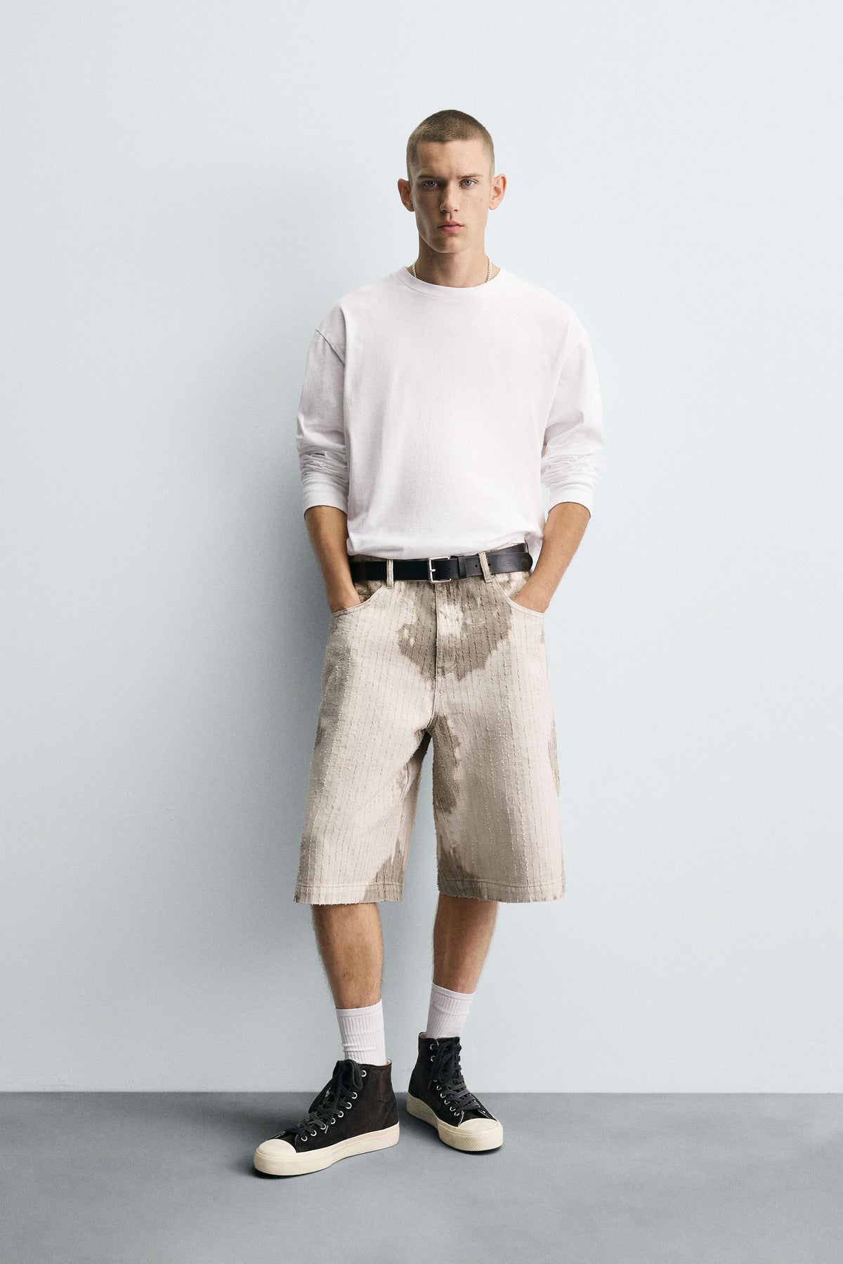 TEXTURED STRIPE BERMUDA SHORTS - Image 1