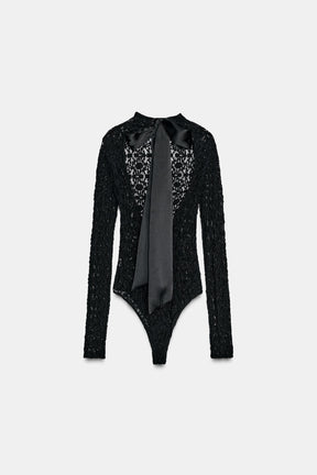 Satin-Body mit Schleife