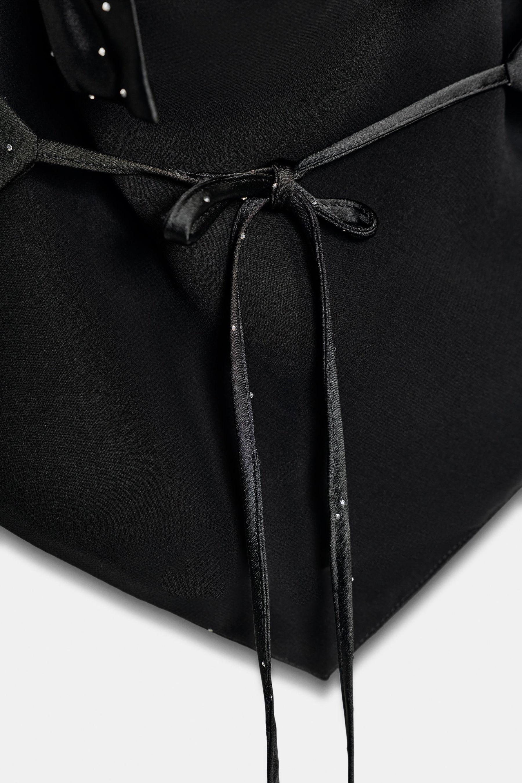 Strassbesetztes Satin-Haltertop