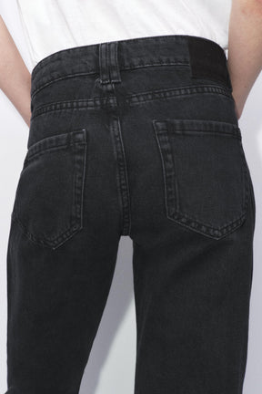 Zigarettenjeans mit mittelhohem Bund