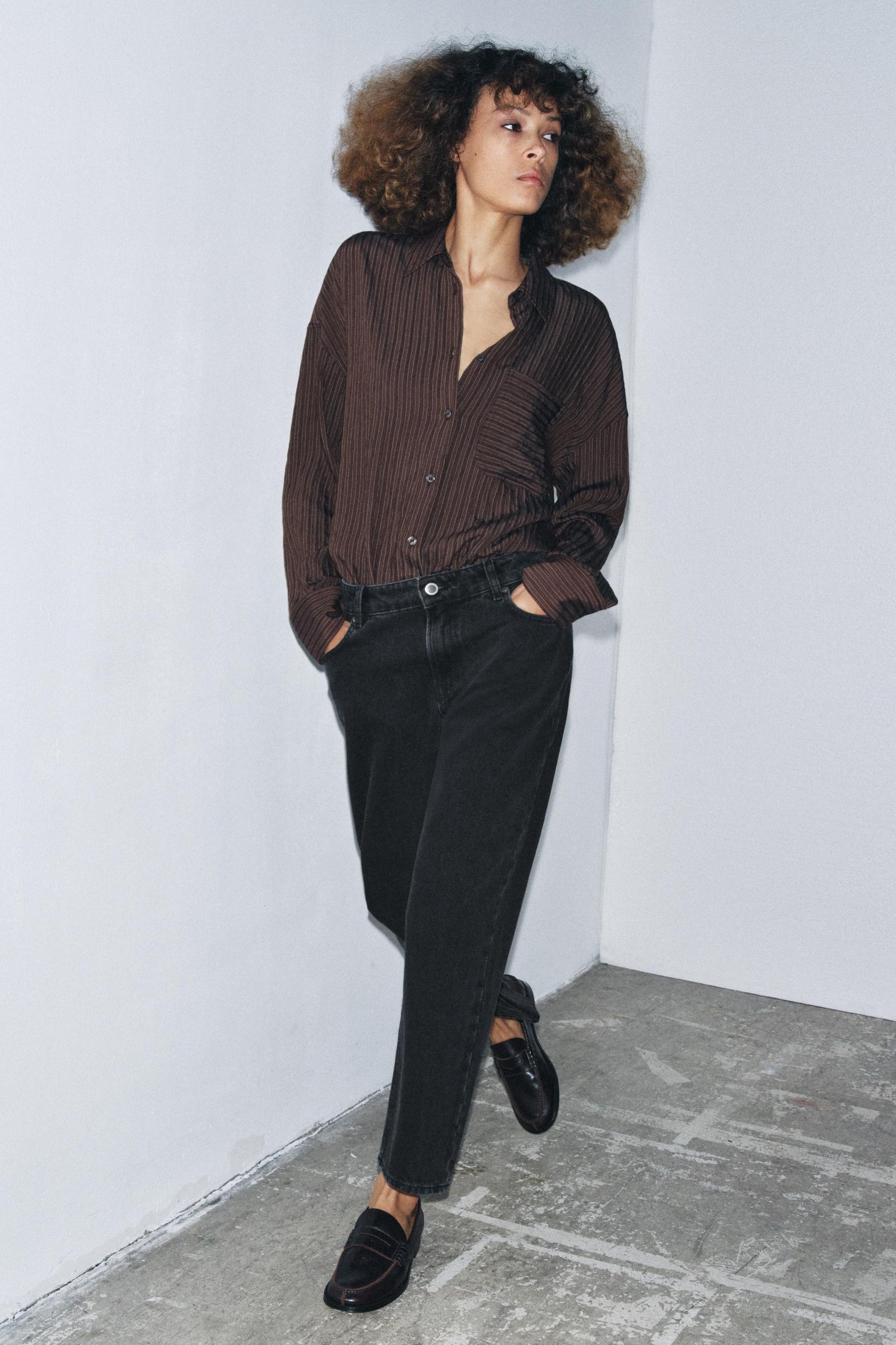 Zigarettenjeans mit mittelhohem Bund