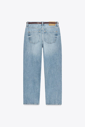 Mom-Jeans mit hohem Bund und Gürtel