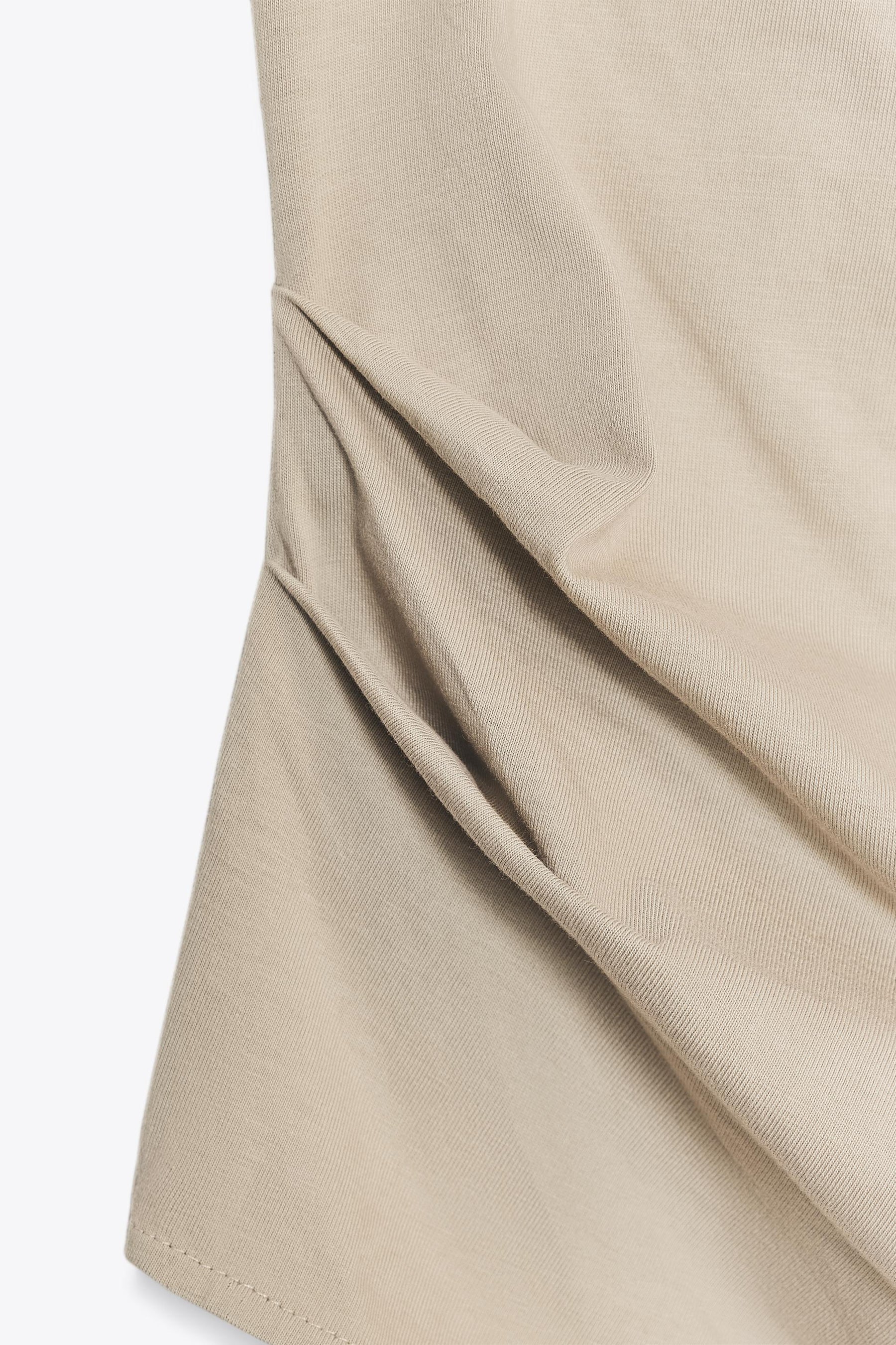 Gefärbtes Neckholder-Top